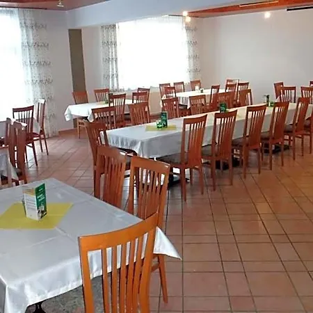 אורחן Swirtshaus M&n צלטווג