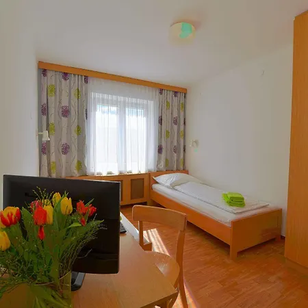 אורחן Swirtshaus M&n 3*