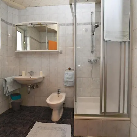 Swirtshaus M&n אורחן צלטווג